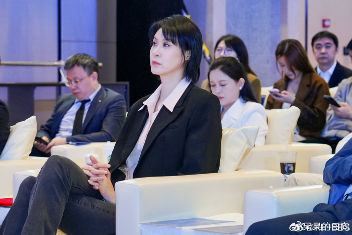 世界杯直播入口-中国女排44岁奥运冠军近照曝光，英姿飒爽，好感姚明被拒至今单身|赵蕊蕊|蕊蕊|副攻|雅典奥运会|奥运会_新浪体育_新浪新闻