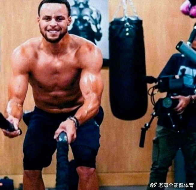 世界杯app下载-NBA5大“坦克”身材后卫，威少肌肉似刀刻 哈登麒麟臂似P图|拉塞尔·威斯布鲁克|詹姆斯·哈登|拉塞尔-威斯布鲁克|科比-布莱恩特|洛杉矶快船队_新浪体育_新浪新闻